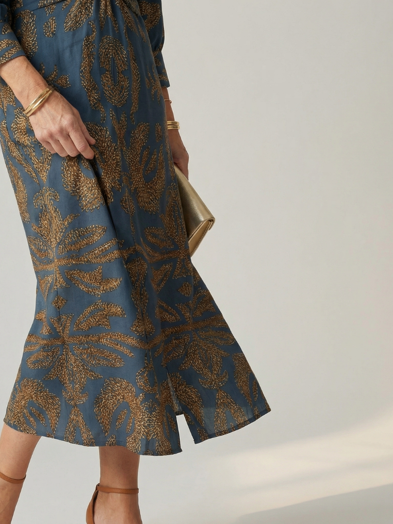 Falune – Elegant women’s midi wrap dress with print and a tailored fit